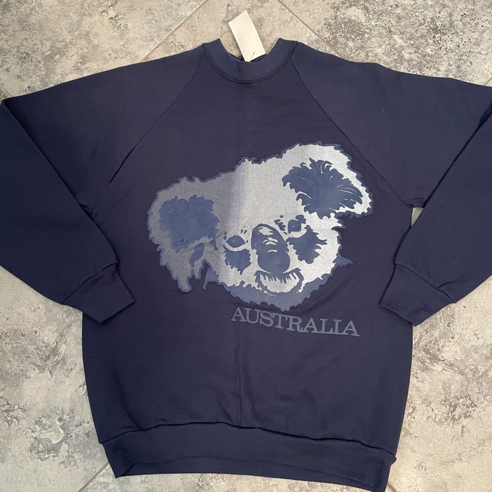 VINTAGE AUSTRALIA KOALA BEAR SWEATSHIRT L NEVER WORN